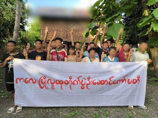 
Image banner 

General Strike Coordination Body - GSCB 

ကလေးမြို့ လူထုတိုက်ပွဲ ဦးဆောင်ကော်မတီ မှ 
ဇွန်၁၉ ပန်းသပိတ်တွင်ပူပေါင်းပါဝင်ကြရန်
တိုက်တွန်းသည့်လှုပ်ရှားမှု
❝ ဒေါ်အောင်ဆန်းစုကြည်နဲ့တကွ တပြည်လုံး လွတ်မြောက်ရေးအတွက် ဆက်ရုန်းကြ ❞

About GSCB 
https://actionnetwork.org/groups/general-strike-coordination-body-gscb

#Burma #GeneralStrike #GSCB #Myanmar 

Myanmar news 
https://eng.mizzima.com/2025/06/16/23461
