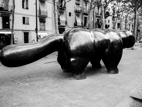 Katzenskulptur von Fernando Botero auf der Rambla in Barcelona