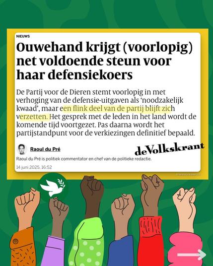 Hier is een screenshot zichtbaar van een Volkskrant-artikel met de titel  "Ouwehand krijgt (voorlopig) net voldoende steun voor haar  defensiekoers." In het artikel staat gemarkeerd "een flink deel van de  partij blijft zich verzetten." Onder de schermafbeelding staat een  illustratie van gebalde vuisten als teken voor kracht en verzet.