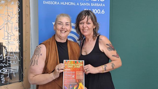 Amaya Pla i Elen Estarlich, tècnica i regidora que preparen el Sant Joan 2025 a Santa Bàrbara. Fotografia de Víctor Montecino Valls.