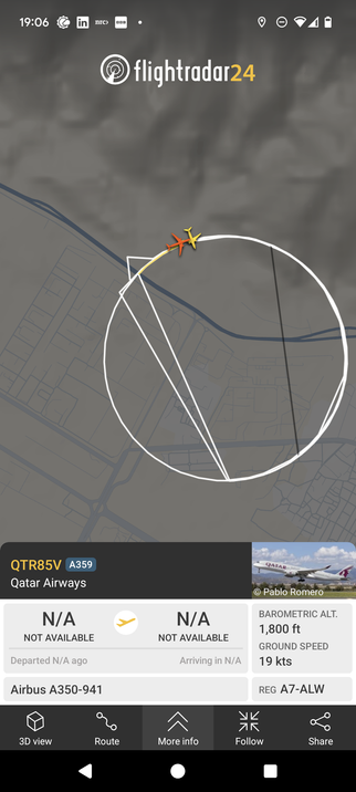 Flight radar screenshot with plane flying circles