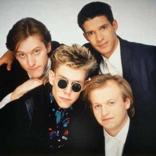 Cover: Level 42 - Love Games