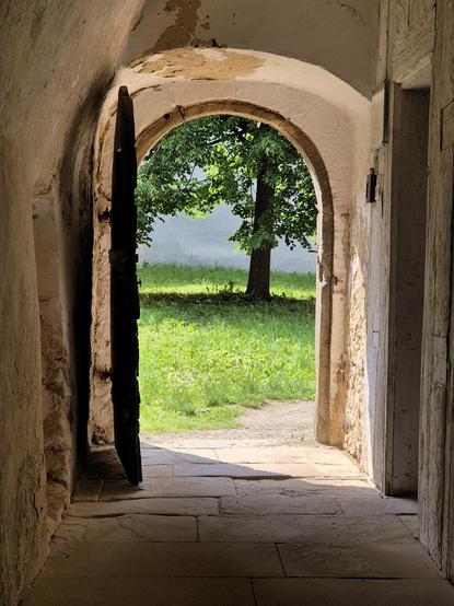 Tür zum Innenhof der Burg Zwernitz in Oberfranken