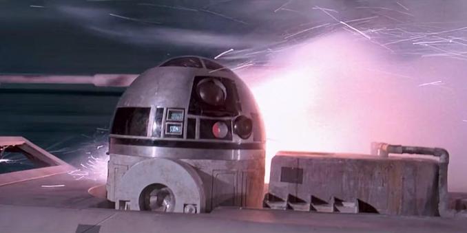 R2-D2 in combat situation