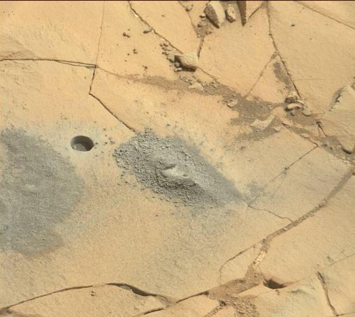 Rover: Curiosity

Earth date: 2015-02-05

Sol: 889