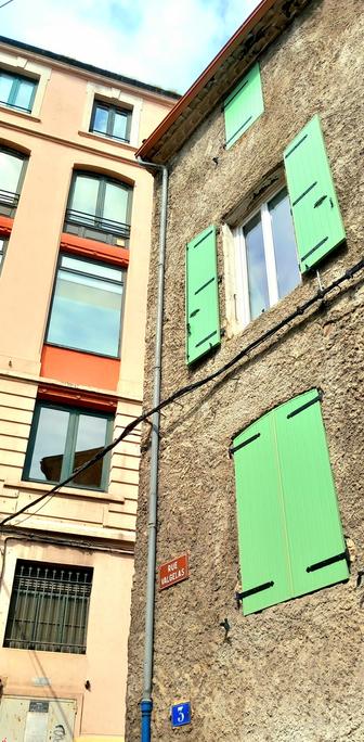 Façades rue Valgelas.