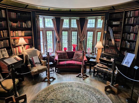 Hammond's library