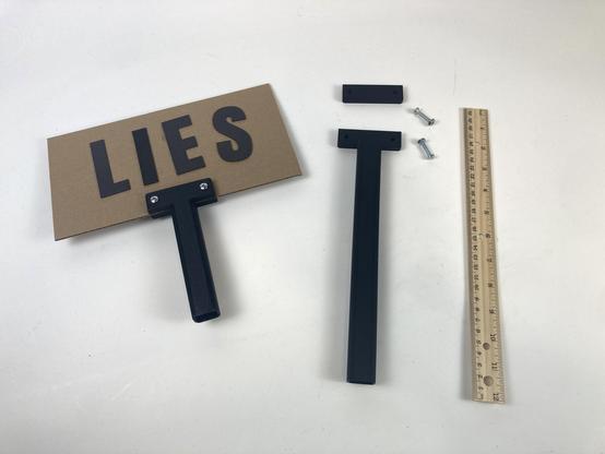 Photo of a sign handle.