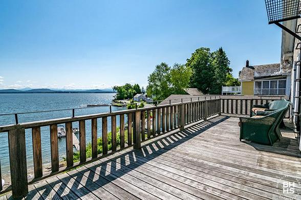 PRICE IMPROVEMENT!
BARN DOOR TAVERN IN ESSEX, NY
Apartment Deck