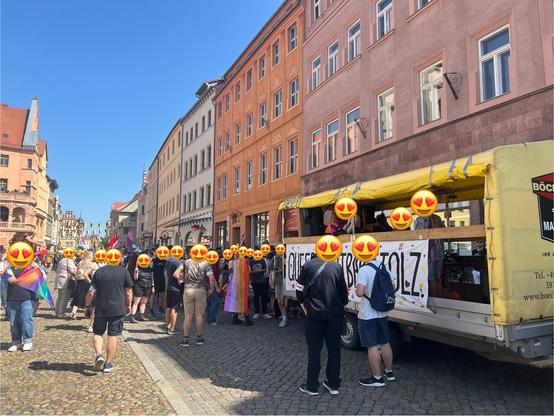 Ankunft des Demozugs zurück auf dem Marktplatz.