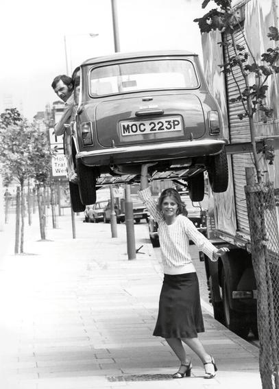 June, 1976: Lindsay Wagner visiting the UK to promote The Bionic Woman.