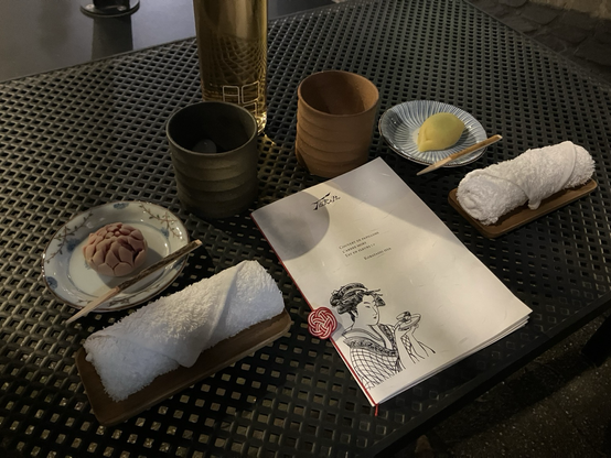 Mugicha with Uiro Hana (right) and Nerikiri Hasu (left)