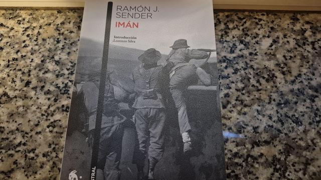 Cubierta de libro de Ramón J. Sender.