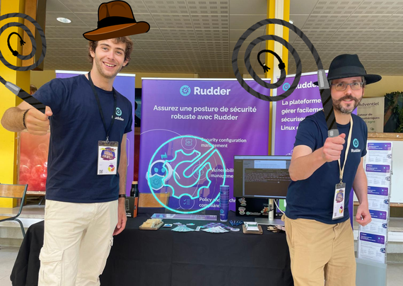 Robinson et Nicolas sur notre stand P3 à Breizhcamp. 