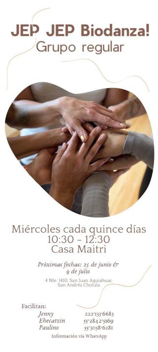 Cartel Biodanza en Cholula, manos entrelazadas.