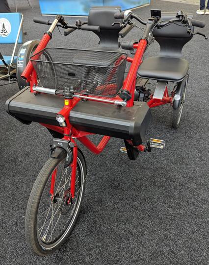 Fahrrad mit 2 Sitzen nebeneinander