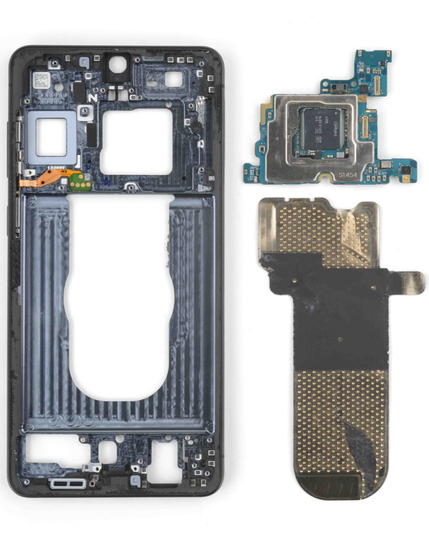Top-down disassembled Samsung Galaxy S25 Edge over a white background, showing the phone's frame, motherboard with SoC, and large vapor chamber.