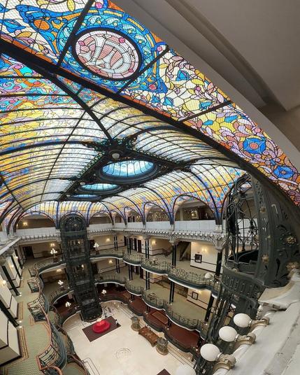 Hotels of the world: Gran Hotel de la Ciudad de Mexico, United Mexican States
The first Art Nouveau in the country, neoclassical eclecticism in the façades, and one of the largest stained-glass windows in the world.