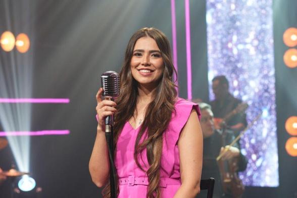 Revelada no Programa Raul Gil e aposta da Gravadora Louvor Eterno, a cantora Tamy Klaus apresenta a canção “Dependo do Teu Amor”. Foto: Divulgação.