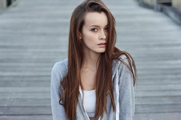 Are you tired of thin, lifeless hair that refuses to grow? You're not alone. Every day, millions of women and young girls struggle with hair breakage, thinning edges, and slow hair growth. But what if we told you there’s a natural product that can help you grow your hair faster, longer, and thicker — without chemicals or side effects?
Welcome to the world of natural hair growth solutions — safe, effective, and trusted by beauty-conscious women worldwide.