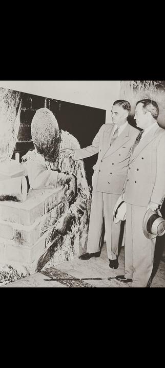 Blick in die Räume der Foto-Ausstellung "Lest we forget" in der Library of Congress im Sommer 1945. Foto: USHMM