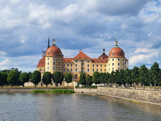 Schloss Moritzburg, in Moritzburg - view from the street