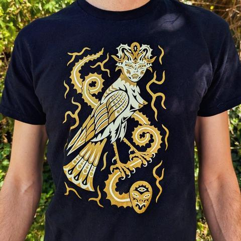 T-shirt avec une illustration de harpie