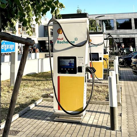 Shell recharge EV charging station