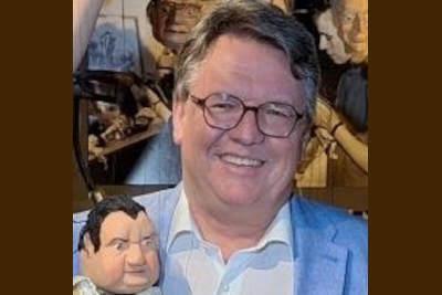 Schleich wird Pate von Strauß
Helmut Schleich bekam die Ehrenpatenschaft für die Franz-Josef Strauß-Marionette aus dem Kabarett der Augsburger Puppenkiste.
http://www.kabarett-news.de/News-vom-02.07.2025-schleich-pate-strauss.html
Foto Copyright Augsburger Puppentheatermuseum / Augsburger Puppenkiste 