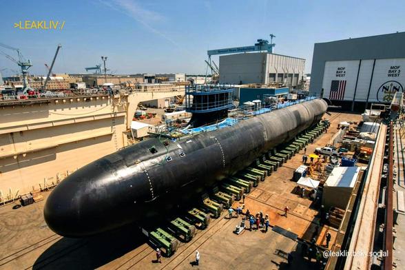 🇺🇸🚢  Virginia-class submarine Arkansas (SSN 800) was recently launched into the James River, where it will remain at a nearby submarine pier for final outfitting, testing, and crew certifications.

>LEAKLIV:/