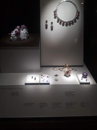 #CORUNDUM Varieties ruby star #ruby

Ruby crystals on

marble matrix

Locality Vennen