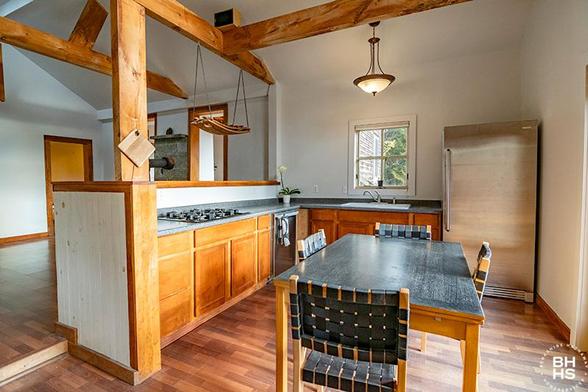 PRICE IMPROVEMENT
ESSEX HOME NESTLED IN THE WOODS
Kitchen