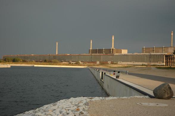 Das Kernkraftwerk Greifswald 2005
Autor: Harald909, https://de.wikipedia.org/wiki/Benutzer:Harald909
Lizenz: CC BY-SA 3.0