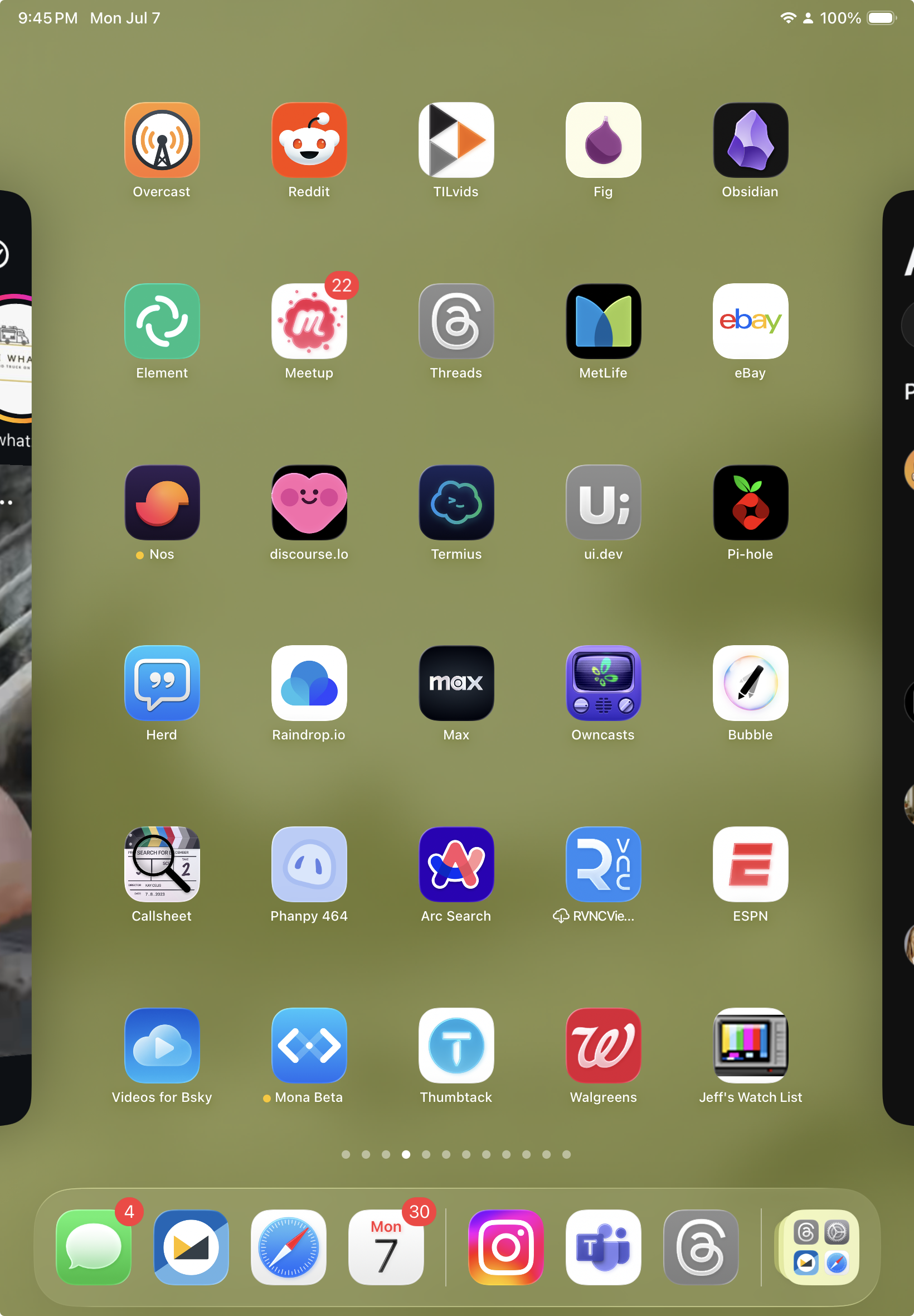An iPad screen with lots of fediverse apps. Two apps can be partially seen on each side of the screen, with movement on videos and refreshing of content visible.