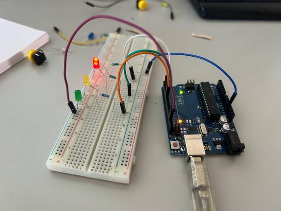 Un semáforo hecho en Arduino 