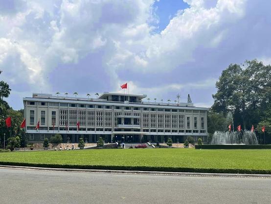 Vietnam, Cambodia and Laos Tour 8 Days
Ho Chi Minh → Mekong Delta → Siem Reap → Luang Prabang