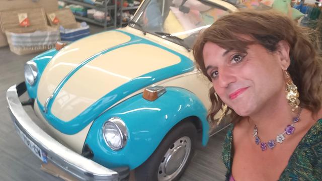 Une coccinelle volkswagen et moi