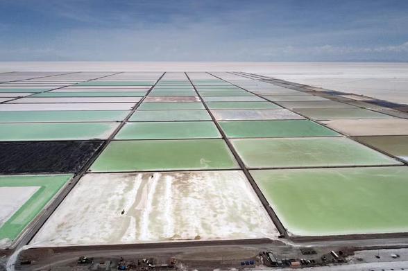 Bolivie : vue aérienne du salar d’Uyuni, dans le département de Potosí, le 15 décembre 2023. JORGE BERNAL/AFP via Courrier International