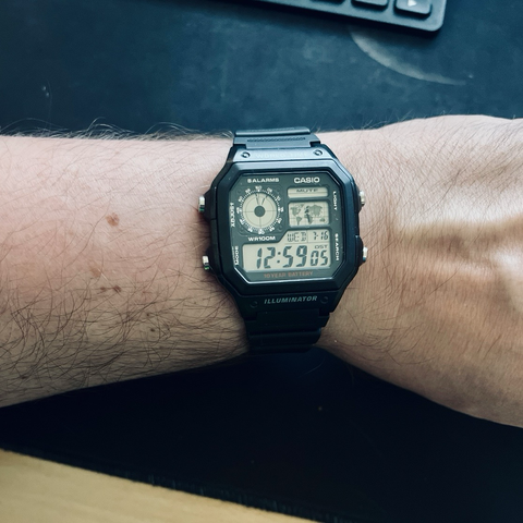 Digital Uhr am Handgelenk