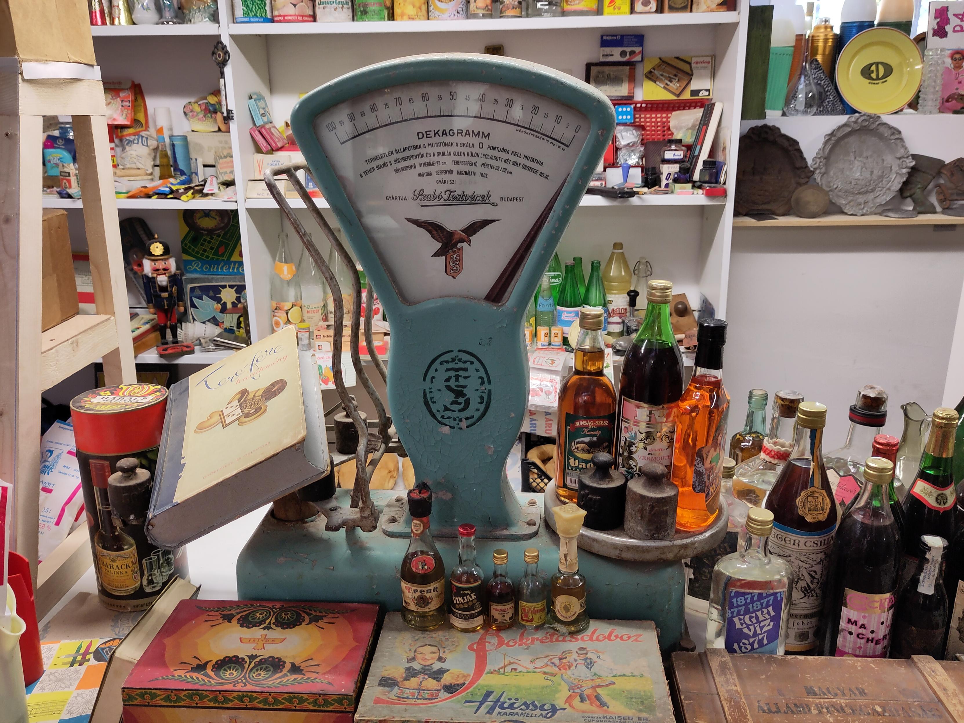 Part of the 70-80s grocery shop display. Authentic scale I remember being in basically every shop.