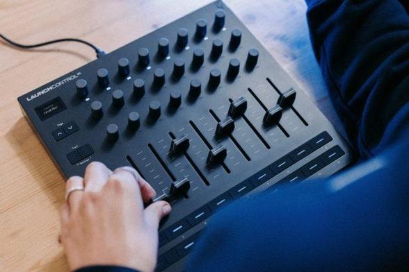 Novation Launch Control XL 3 feat