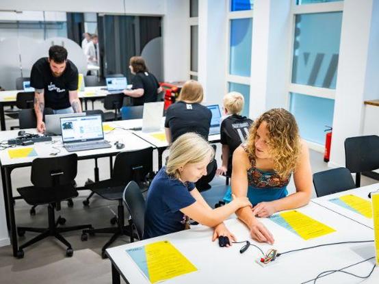 Blick ins KReativ-Werk der Wissenswerkstadt.