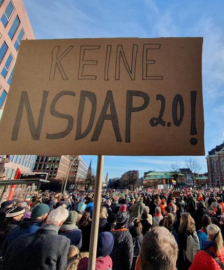 Demonstration gegen Rassismus und rechtsextreme Politik am 28. Januar 2024 in Hamburg