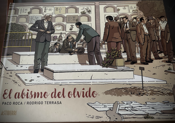 Portada de “El abismo del olvido” de Paco Roca y Rodrigo Terrasa