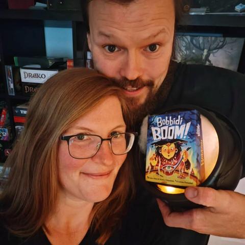 Lisa und Joachim, mit ihrem neusten Spiel