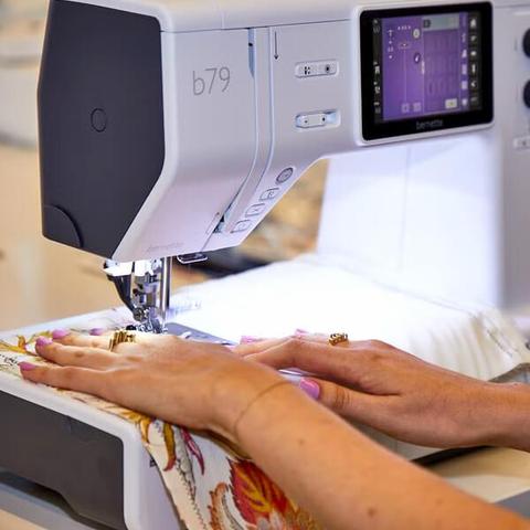 Want faster production? Learn how to balance speed with quality. Get tips on testing scrap fabrics, fine‑tuning settings, and avoiding common pitfalls.