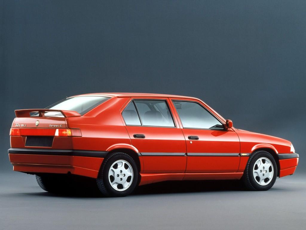 A photo showing an Alfa Romeo 33 car, built between the end of 80s and beginning of 90s