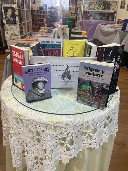 📚 libros sobre una mesa