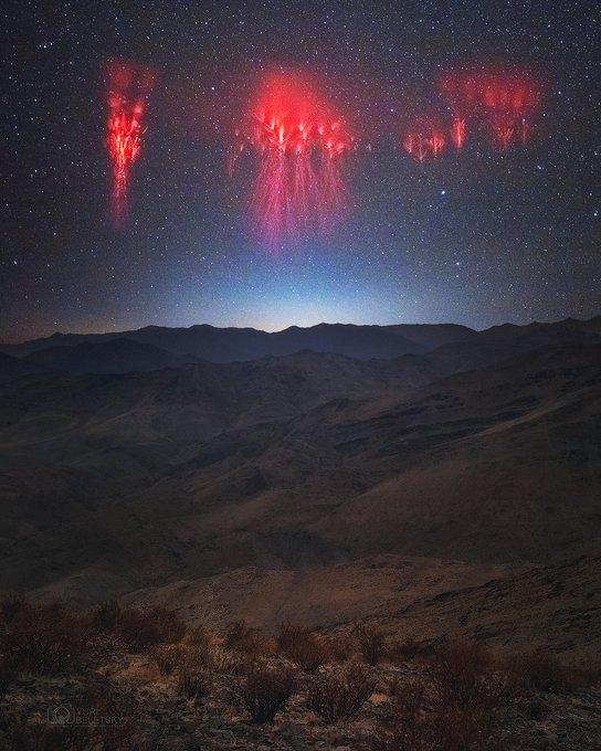 Red sprites over mountains. Red sprites over mountains.