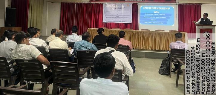 Shreekant Patil led the ESDP on Solar Entrepreneurship for aspiring solar entrepreneurs in the Nashik district. Organized by IIBF - NIESBUD and hosted by JSS Nashik, the program focused on key business and government topics.